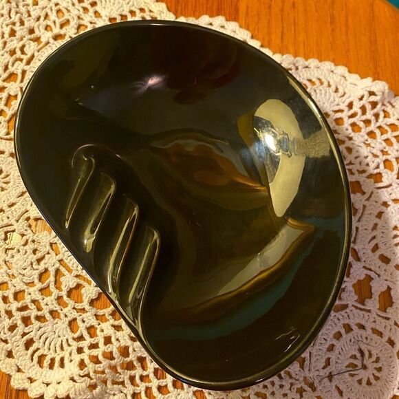 Ashtray vintage black glazed no chips or cracks in glaze no markings - Picture 1 of 5